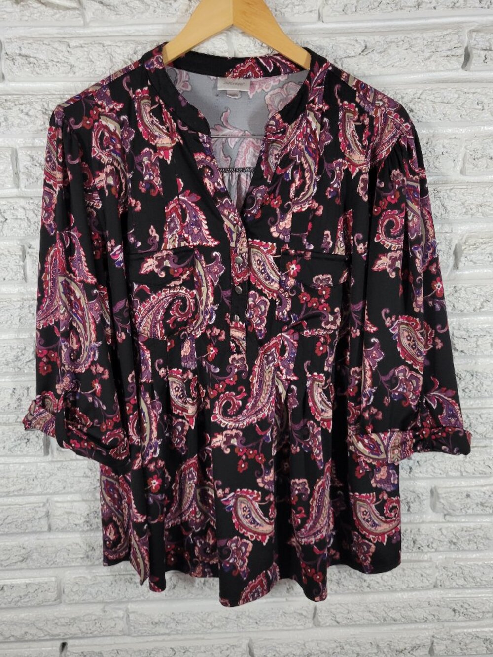 Avenue 18/20 Black Purple Paisley Roll Tab V-Neck Top Button Shirt PAI17E